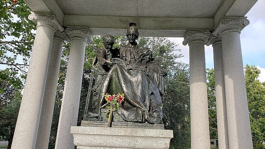 A statue in the Women of the Southland monument in Springfield Park. Mayor Donna Deegan authorized its removal in late December.