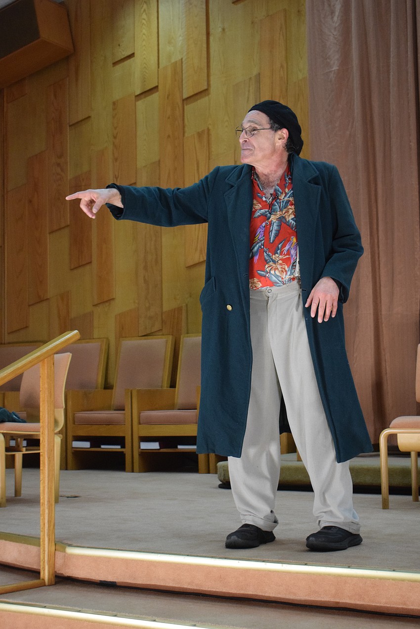 Roger Kabler as Robin Williams