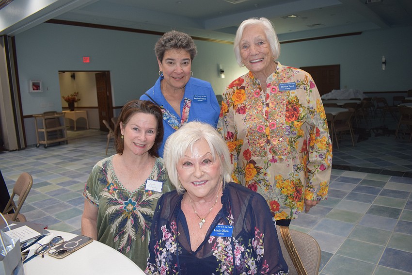 Diane McCathy, Mary Ann Tomlinson, Linda Olsen and Marilyn Davol