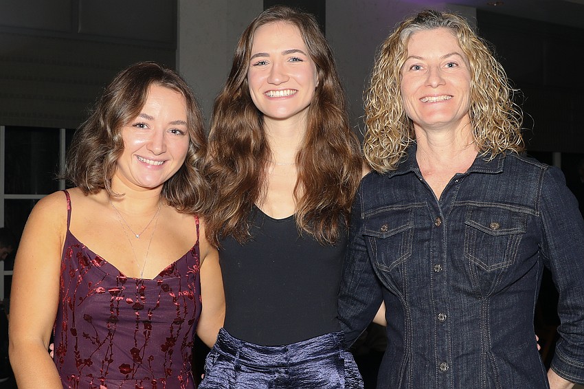 Kailey Bova, Caroline Hagen and Brooke Robbins