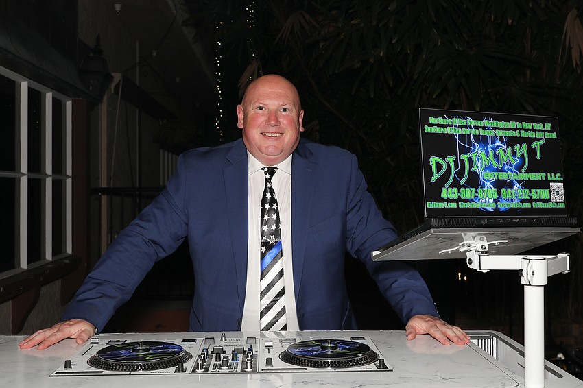 Cocktail hour music was provided by retired police officer from Harford County, Maryland, Jimmy Thornton, of DJ Jimmy T Entertainment.