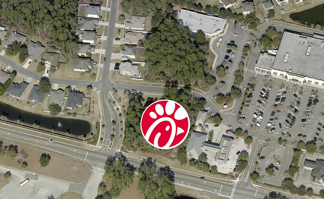 A Chick-fil-A is planned along Lady Lake Road west of a Publix-anchored Duval Station Centre. Access to the fast food restaurant is from the North Creek subdivision to the west and through the Publix parking lot to the east.