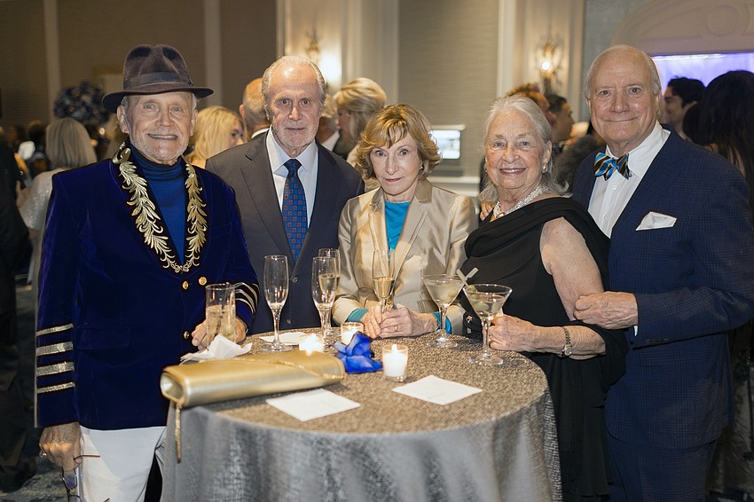 Ron Kendall, Steve Dixon, Peggy Allen, and Jan and Skip Swan