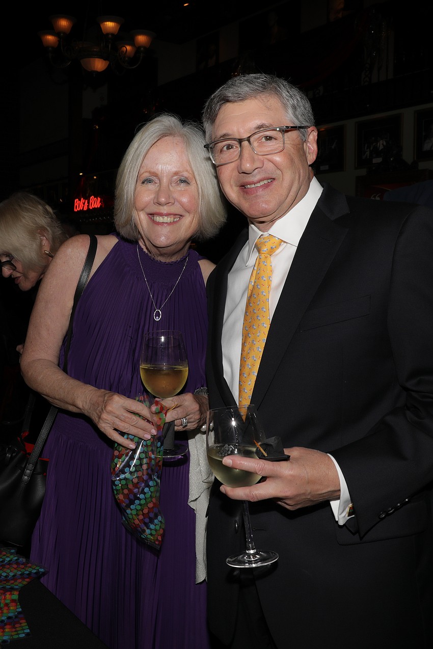 Susan and Don Ullmann enjoy the cocktail reception.