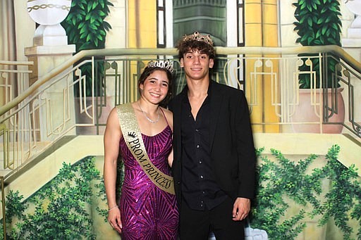 FPC prom: An evening of Glitz, Glam and Gatsby