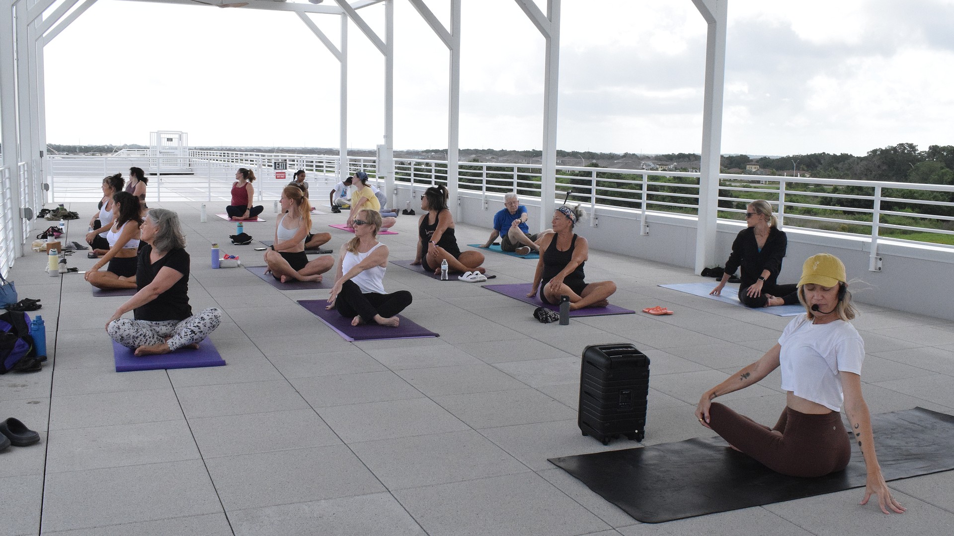 Lakewood Ranch Library's rooftop yoga connects people with nature ...
