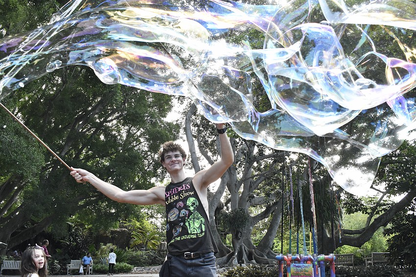 Izaac Deal makes bubbles.