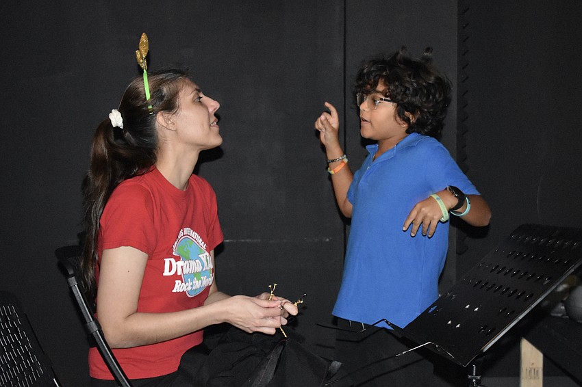 Stacy Gilson talks with Giovanni Theiner, 9.