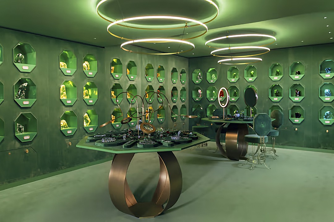 Swarovski converting St. Johns Town Center store with new concept