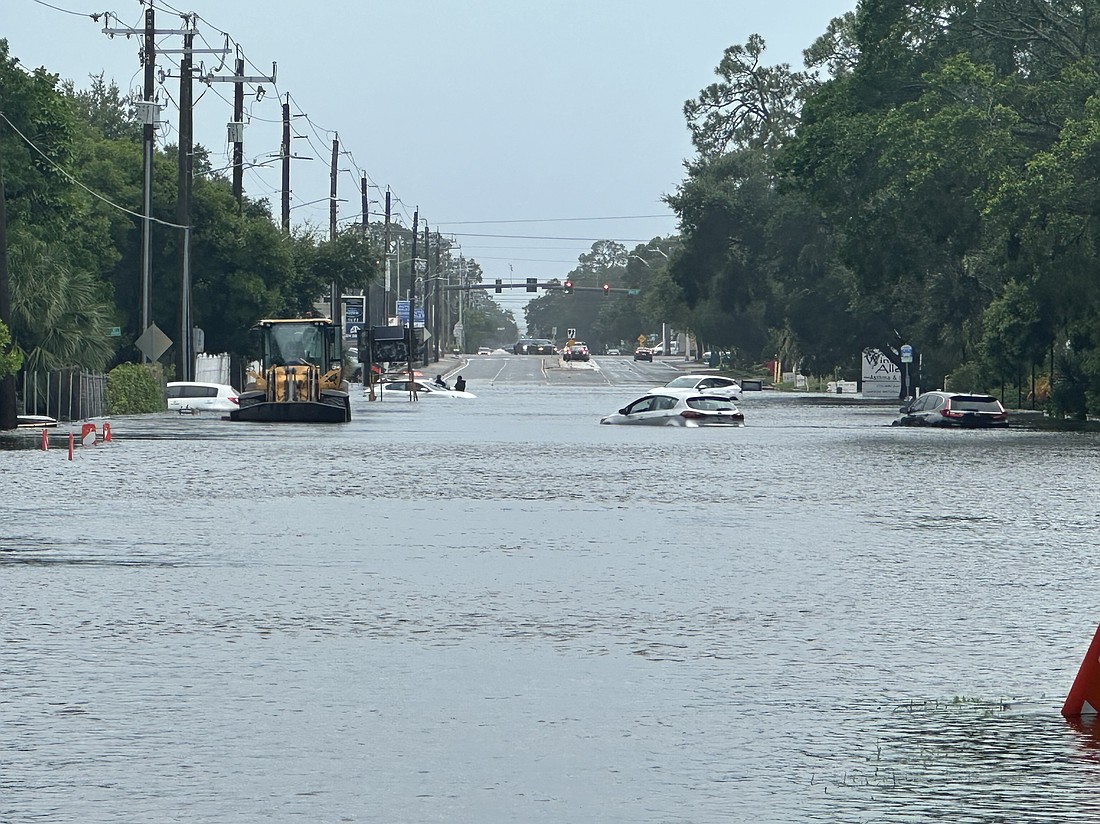 Looking toward Bee Ridge Road from the Tuttle Circle roundabout