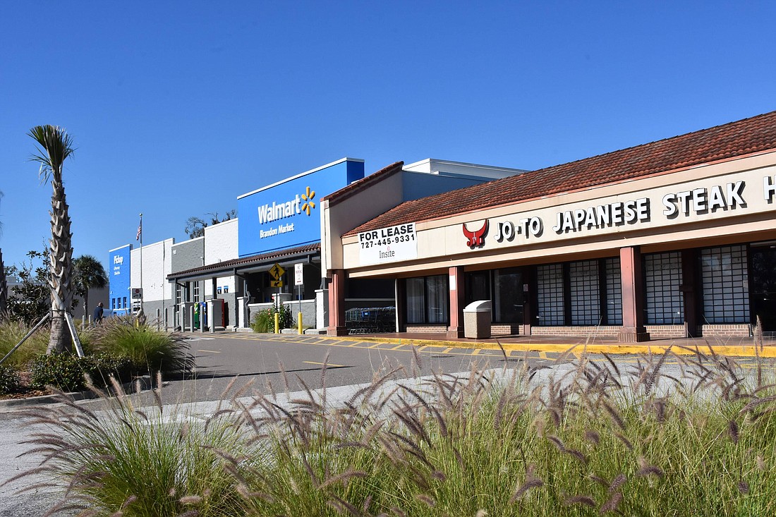 Investors have bought the Lithia Square Shopping Center in Brandon.