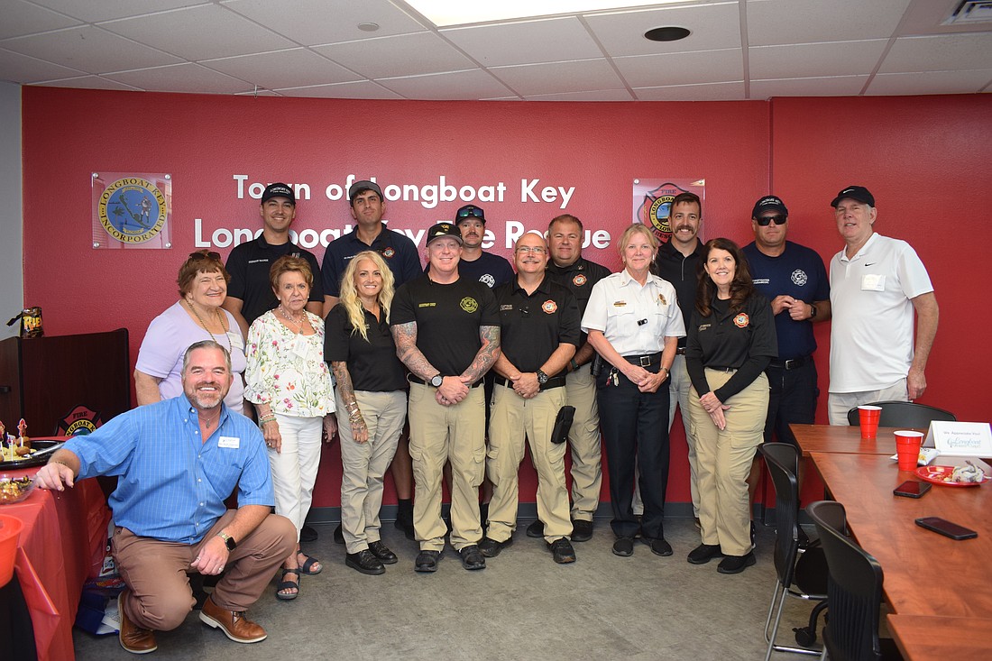 Longboat Island Chapel members bring lunch to the Longboat Key Fire Department.