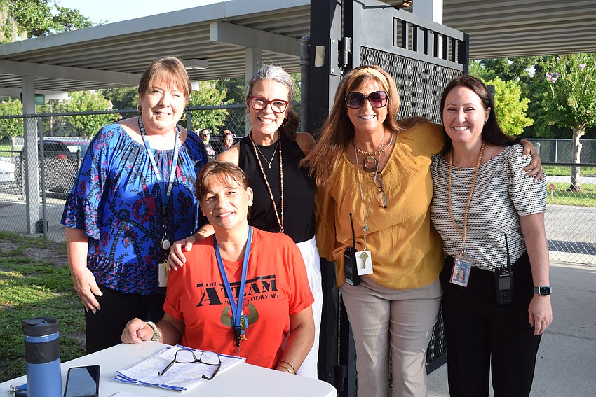 Amy Blyth, Catherine Martinez Carmona, Robin Demoulin, Bonnie Michaels and Mindy Long