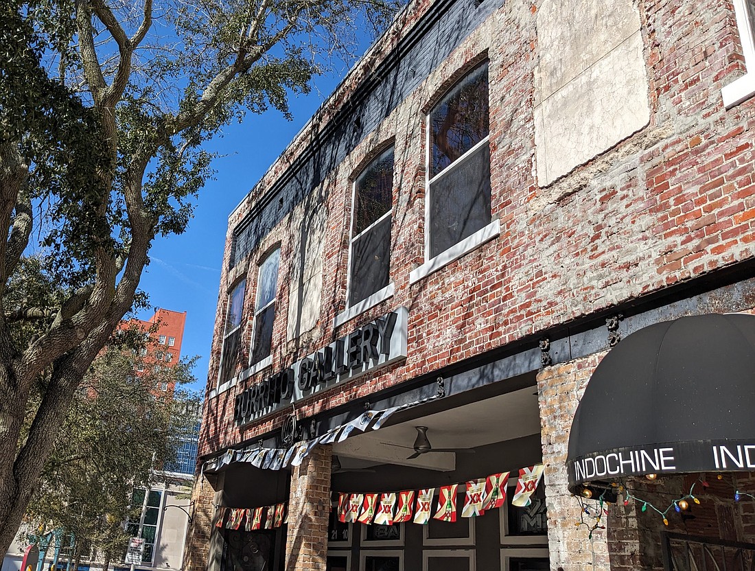 Dorothy’s Downtown, an upscale Southern and Creole-themed restaurant, is taking the former Burrito Gallery space at 21 E. Adams St.  Indochine, a Thai restaurant, will remain as the building’s second-floor tenant.