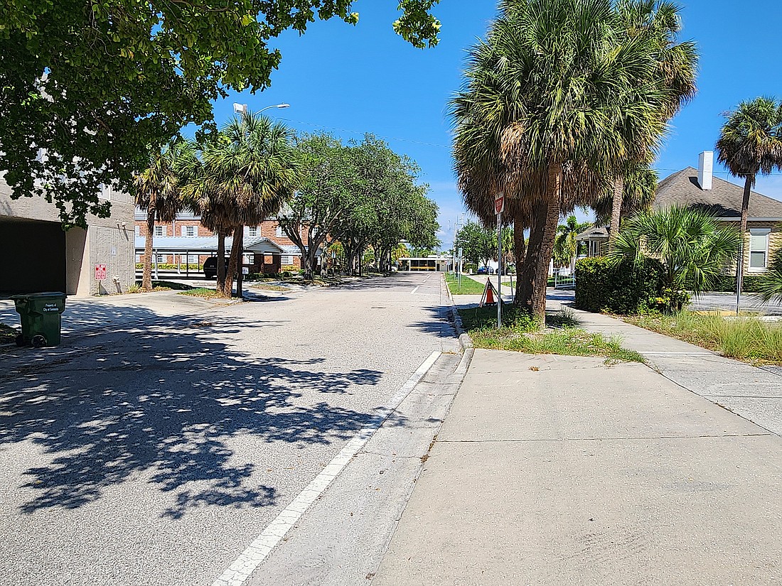 Cross Street is a one-block, one-way street between South Pineapple and South Orange avenues.