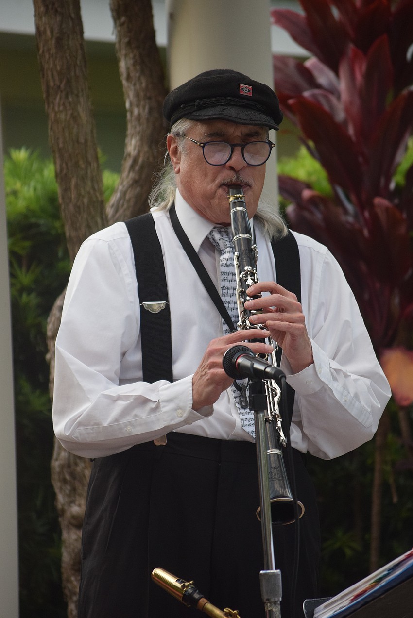 Wayne Pearson from the Jazz DaddyOs playing the clarinet.