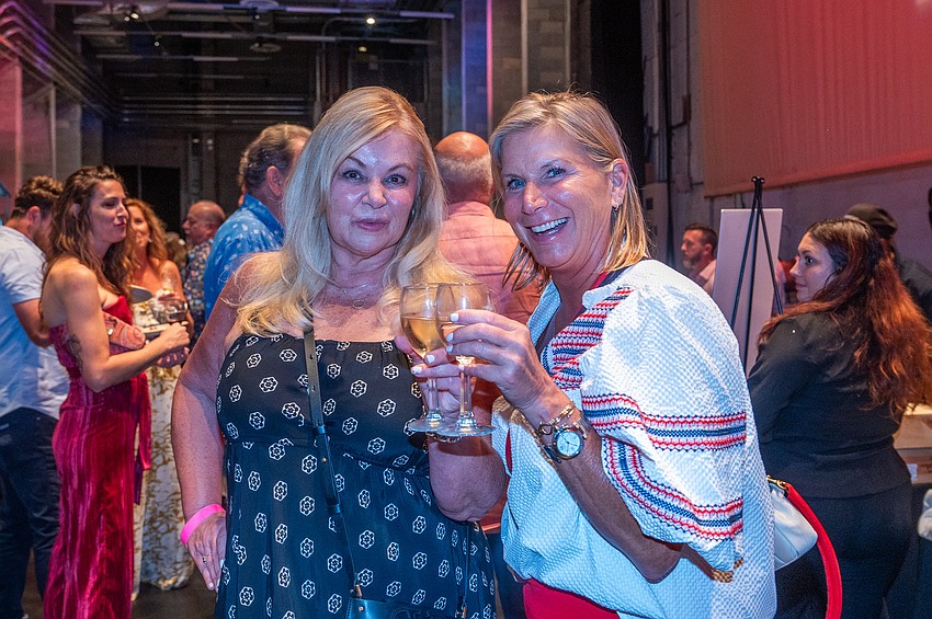 Lynda Houston and Linda Briscoe