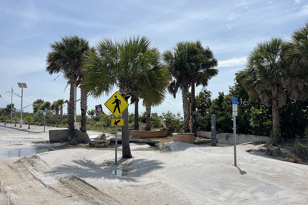 City to repair damaged streetlights on Lido Key