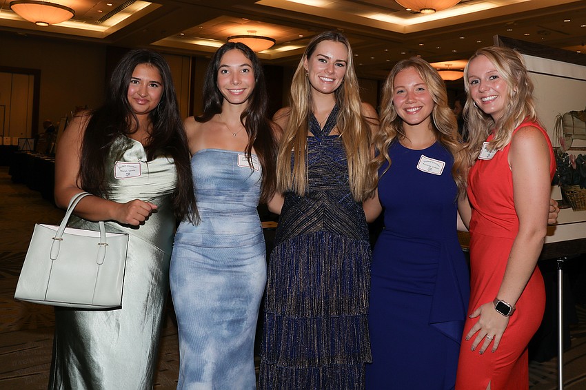 Mariah Vesely, Sophia Kammann, Natasha Novak, Kambree Calkins and Chelsea Alton