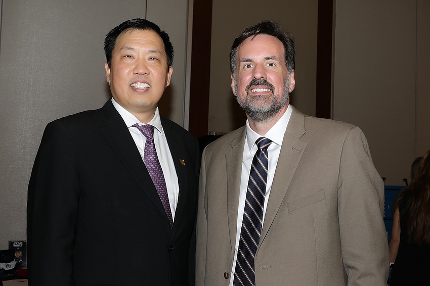 Dr. Thomas Yoon with Provost Mathew Bateman