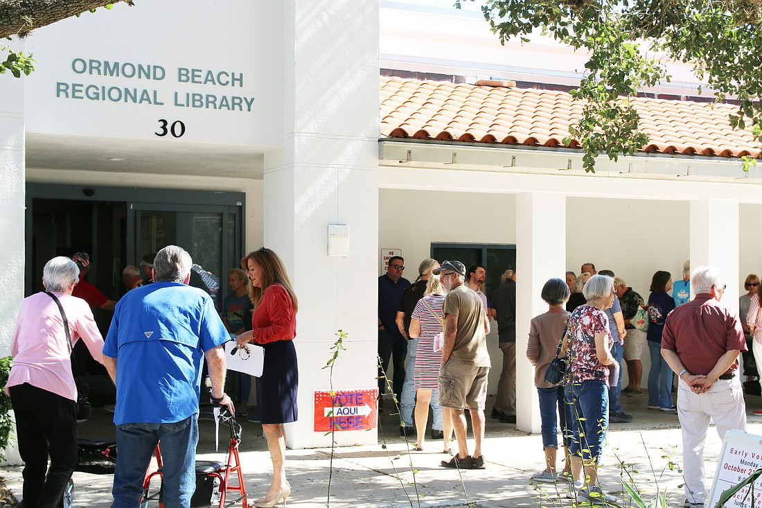 Ormond Beach voters line up at the library on Thursday, Oct. 25. Photo by Jarleene Almenas