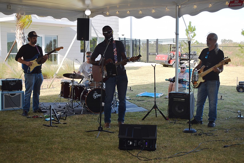 Austin Gill, Aaron Downard, Jesse Daniels and Phil Roth play as the Jesse Daniels Band. The band performs country music.