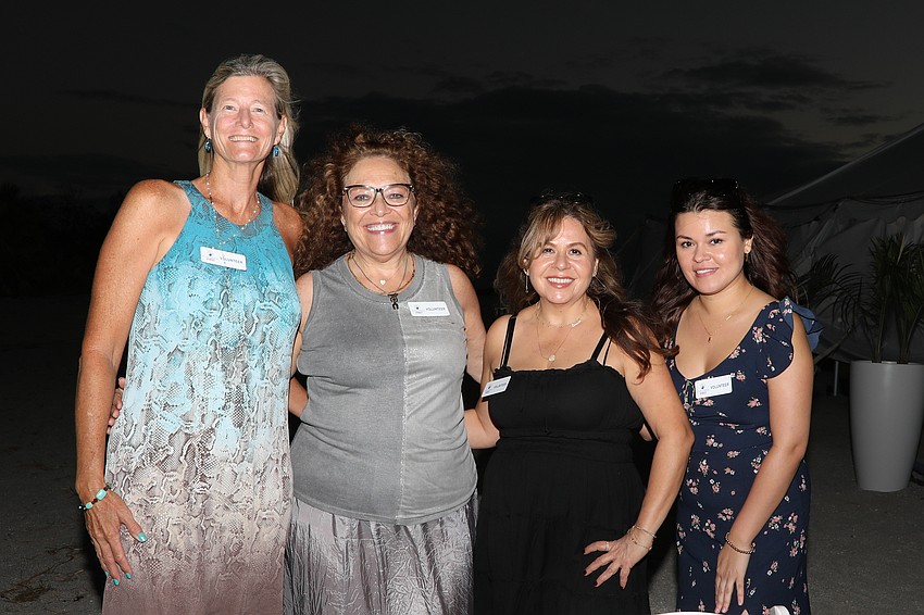 Volunteer registrars include Laura Spencer, Flora Oynick, Maria Contreras and Leslie Ignatovski.
