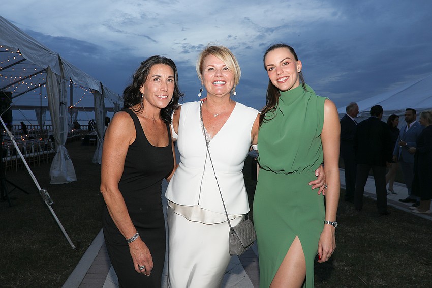 Jackie Brettingen, Natalia Kosacheva and Sima Kosacheva