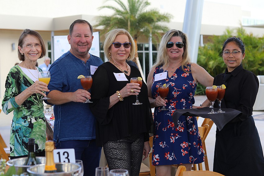 Bonnie and Michael Starr, Diane Houle, Jill Sherrard and Doris Vasquez