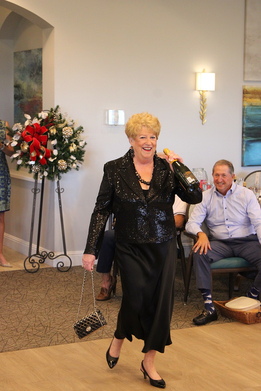 Susan Greene obviously is enjoying the all-black look for a night on the town.
