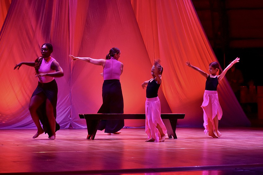 Sarasota Contemporary Dance offers a performance of 