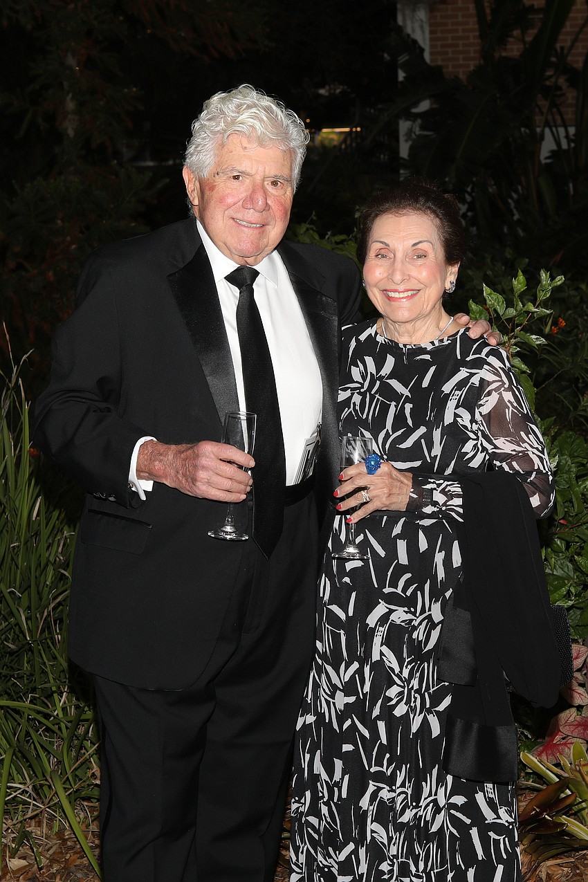 Anthony and Mary Martino enjoy the cocktail hour.