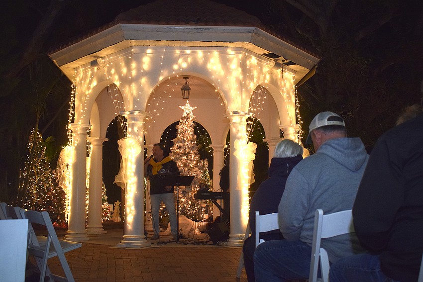 Greg Anderson and Steve Quinn from Island Breeze performed at opening night of Christmas in the Garden.