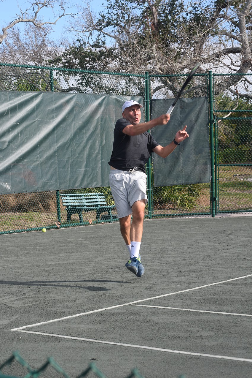 Oren Motevassel is ranked No. 161 in the world for singles tennis.
