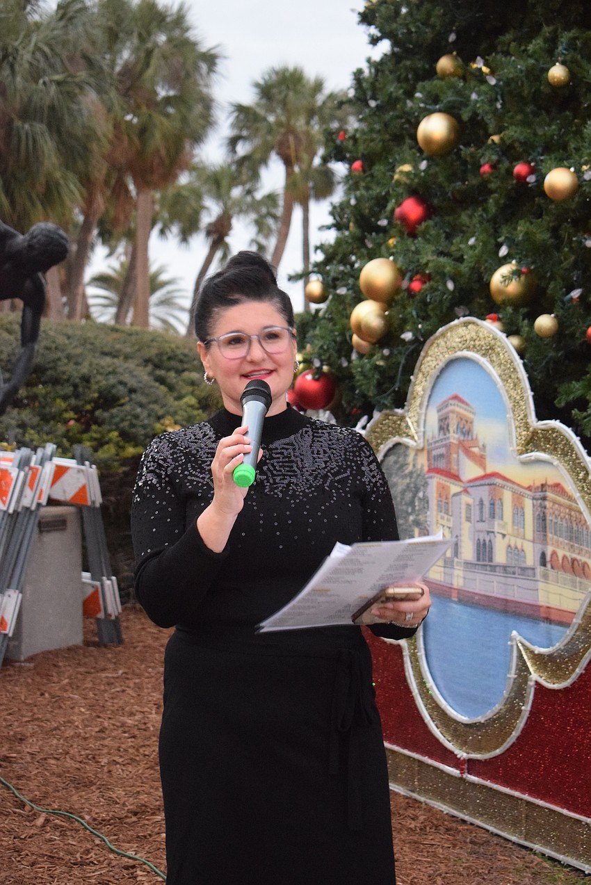 Marketing and Events Director for the St. Armands Circle Association Rachel Burns welcomed everyone to St. Armands at the tree lighting.