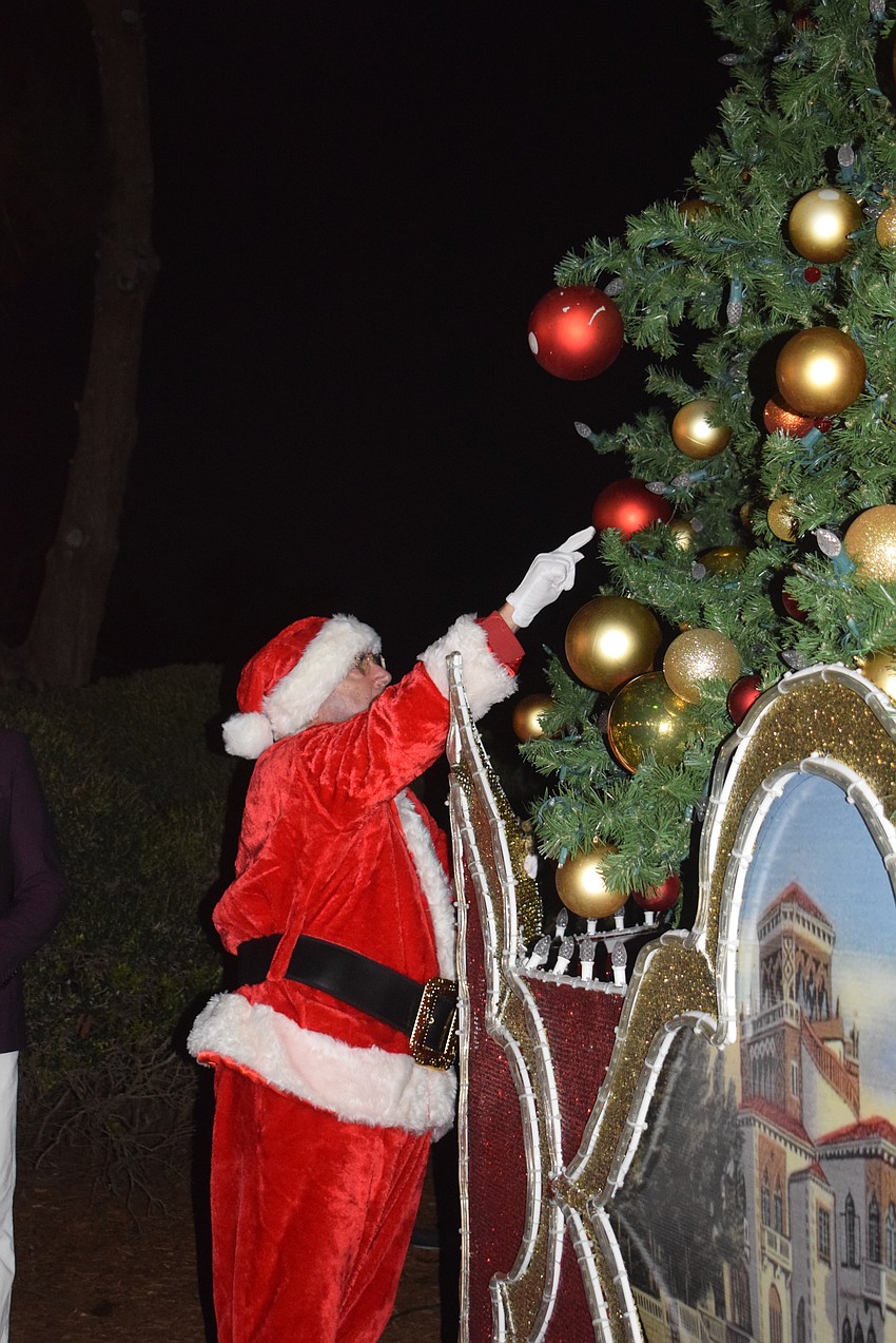 Santa Clause led the tree lighting.