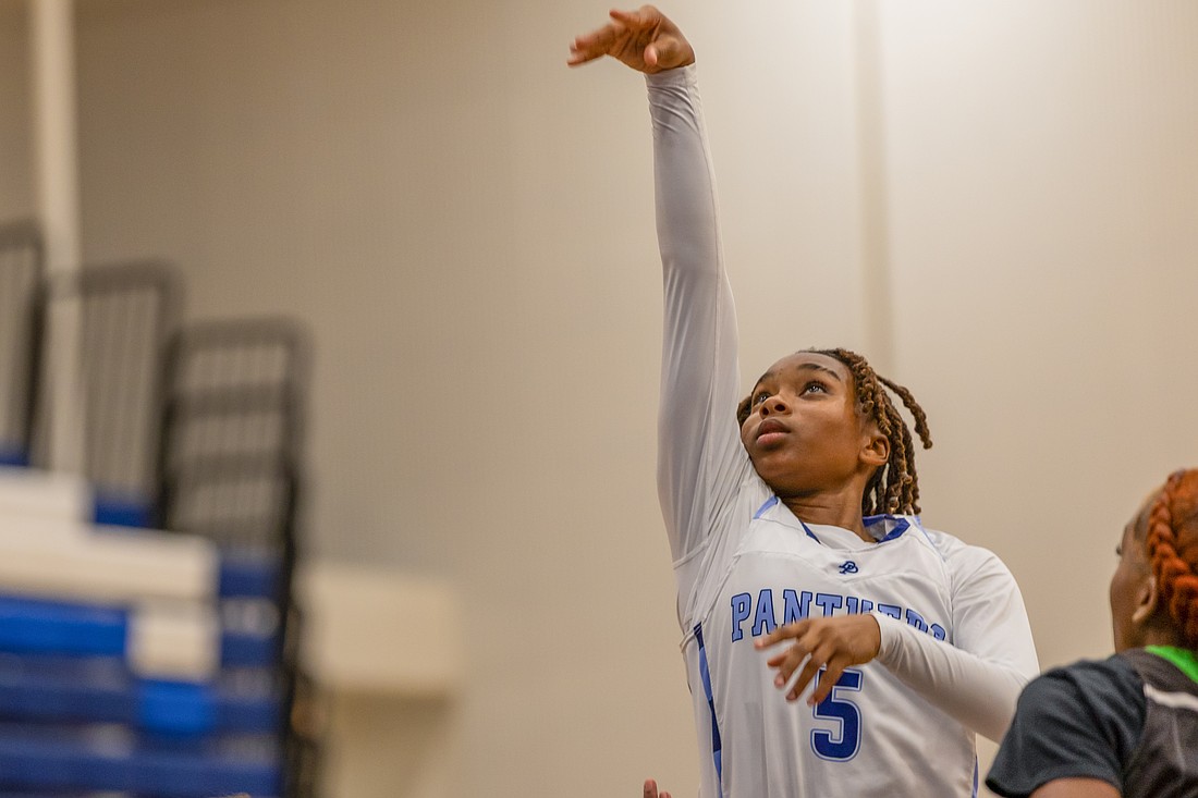 Dr. Phillips junior Jazmine Monroe (No. 5) sent up a floater during the Panthers' to the 2024-25 Metro West Conference championship.