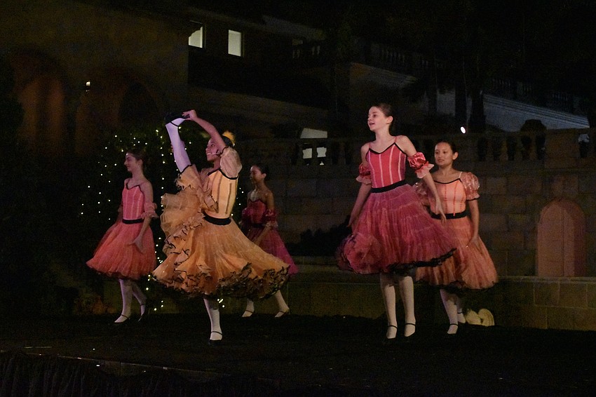 Students from Onyx Studio 2 offer a performance.