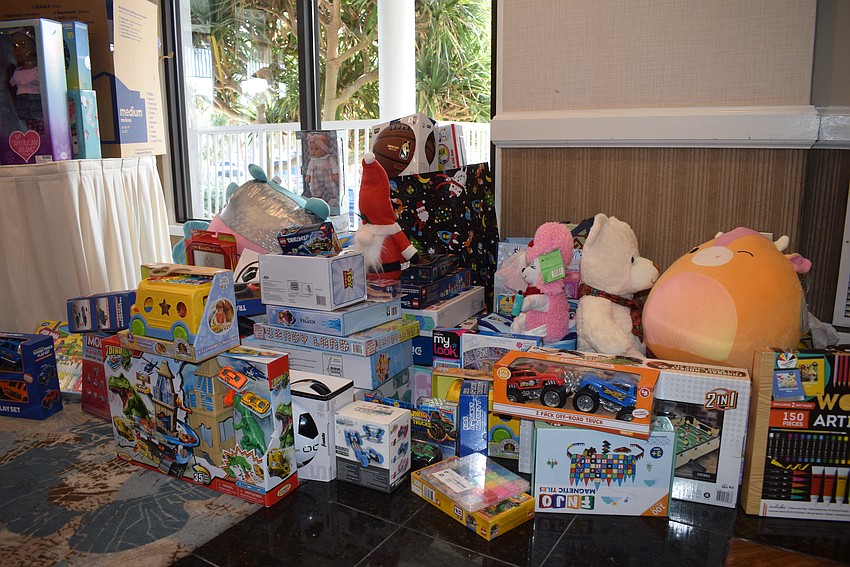 Women's Golf Association of Longboat Key and Key-Niners collected donations for Toys for Tots.