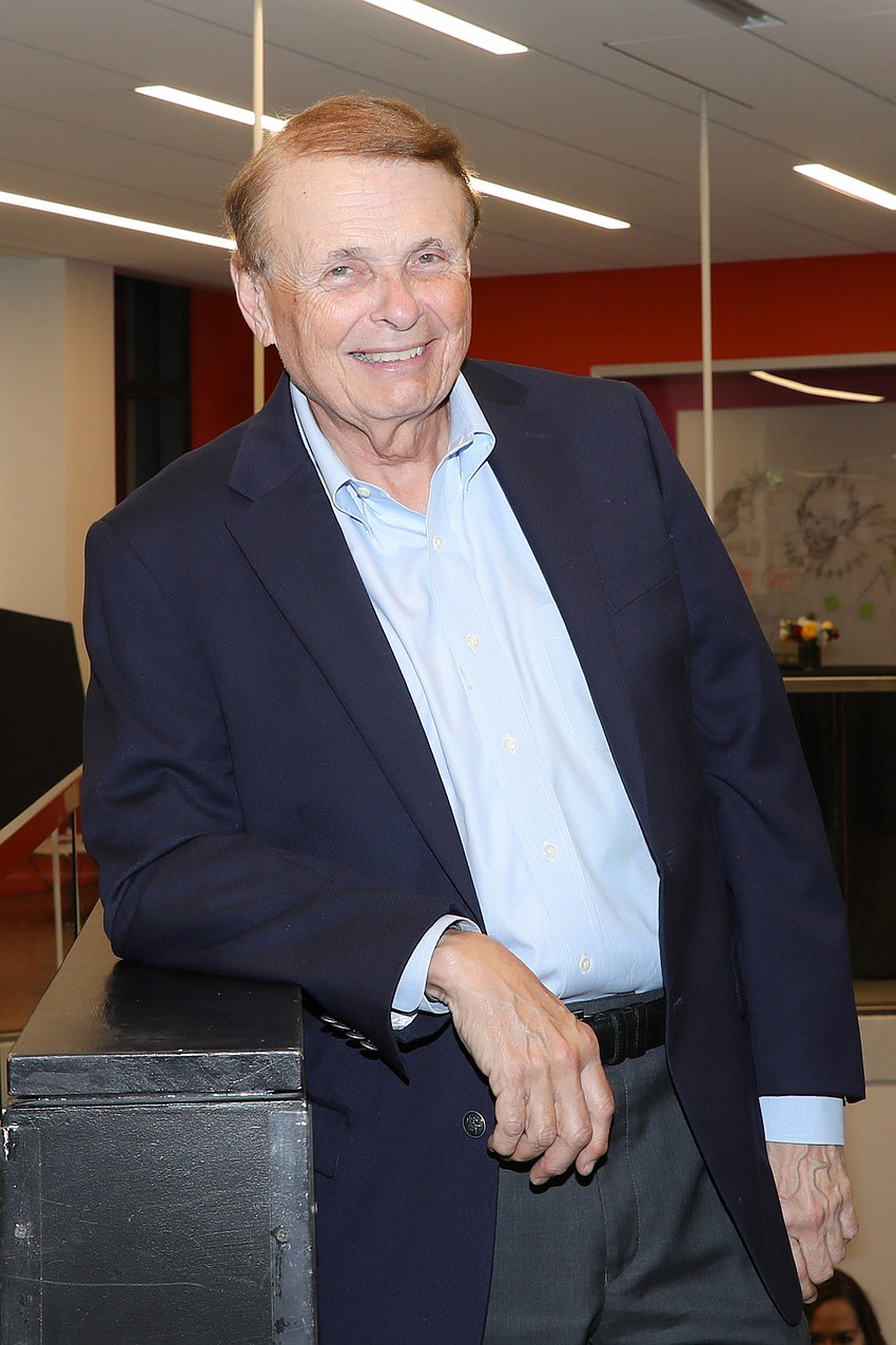 Larry Thompson takes time out of the Town Hall Platinum Dinner for a quick catch-up.