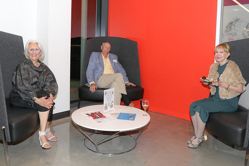 Jacqueline Vlaming, Michael Vlaming and Denise Barth relax.