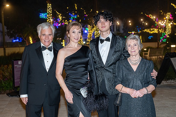 Richard Davis, Lana, Daniil and Nina Em