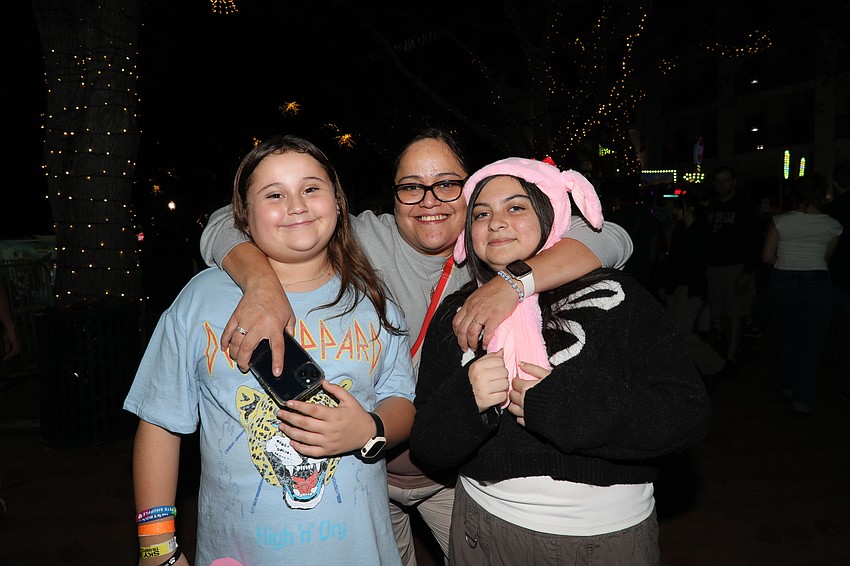 Brianna Edmounbson, Annette Coletti and Aliana Aguilar are ready for the rides.
