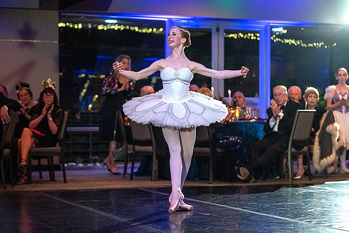 Macie Miersch performs for the guests.