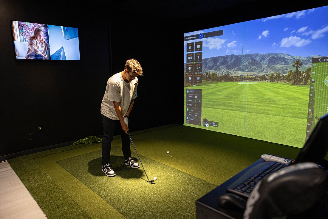 Players have access to more than 250 golf courses through simulators.