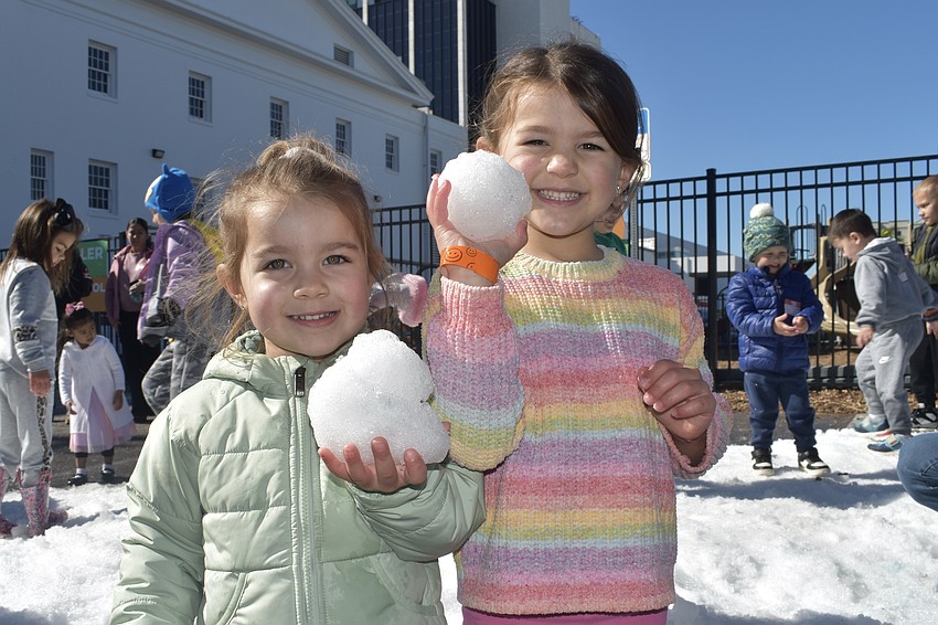 Ava Glauser, 3, and her sister Vallen Glauser, 5