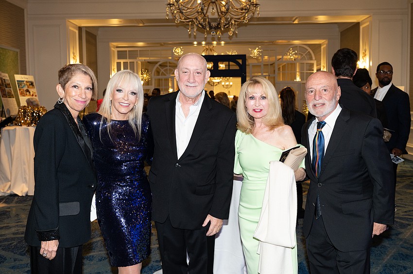 Felice Schulaner, Bob and Lee Peterson Legacy Awardee Elizabeth Waters, Dennis Rees, Debbie and Peter Maltese