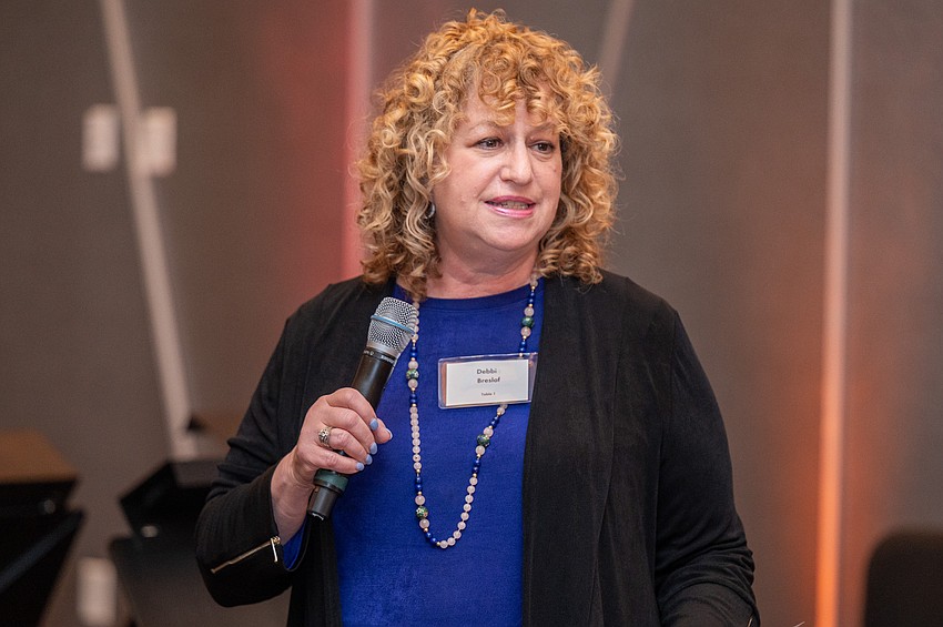 Sponsor PNC Bank Senior Vice President Debbi Breslof addresses the crowd.