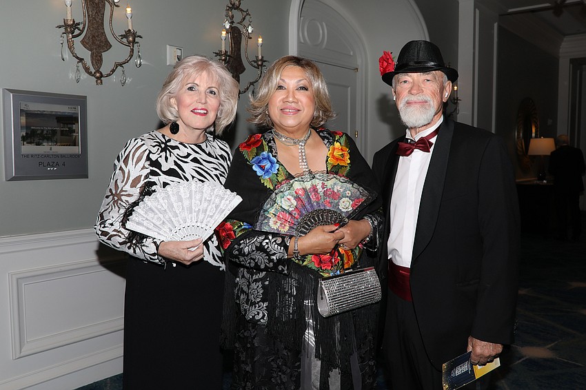 Katherine Benoit with Isabelle and Gary Eidet