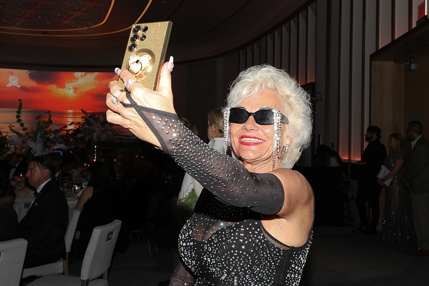 Chacha Sunshine takes a selfie.